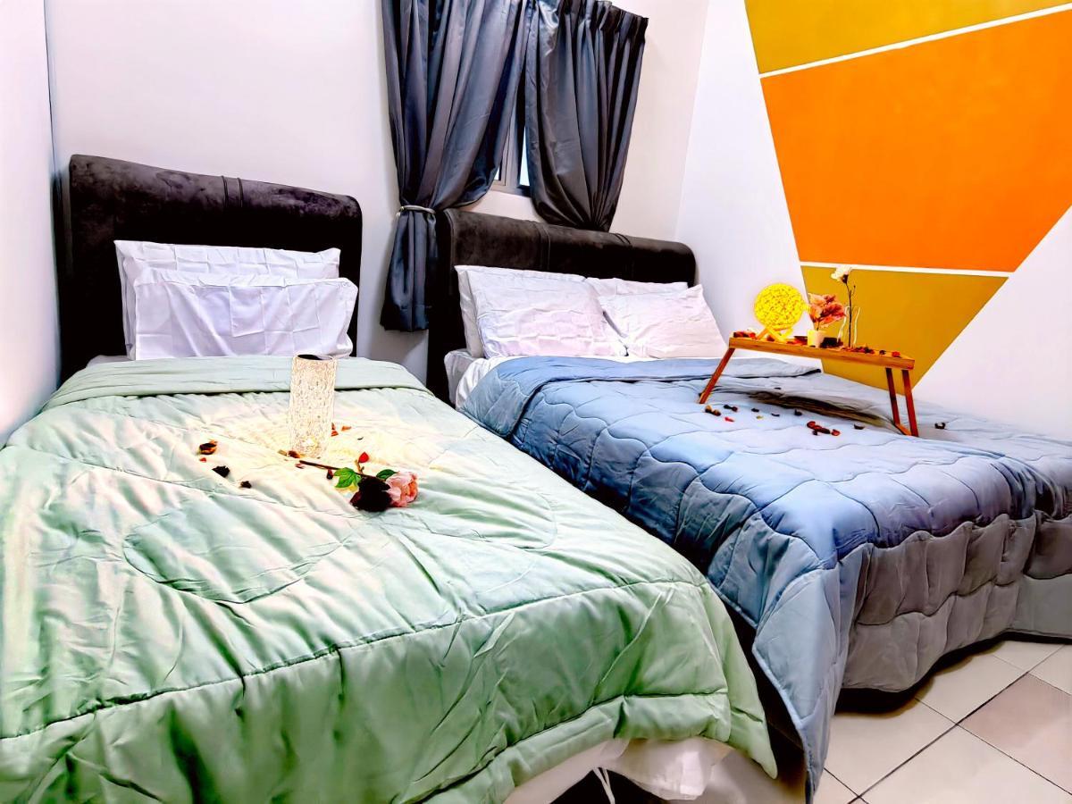 Alanis Residence 7 Pax @ Sepang Klia Kota Warisan Exterior photo