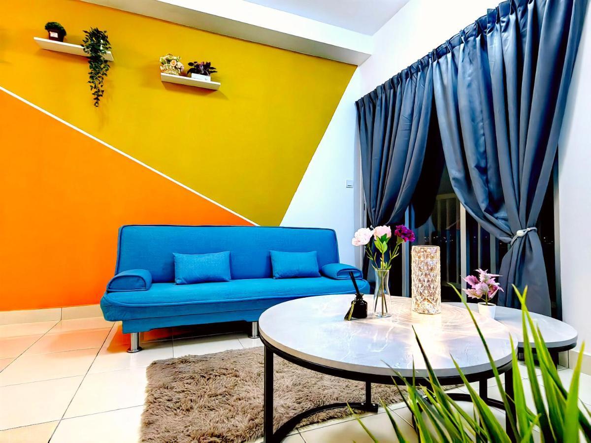 Alanis Residence 7 Pax @ Sepang Klia Kota Warisan Exterior photo