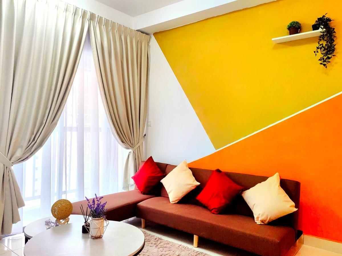 Alanis Residence 7 Pax @ Sepang Klia Kota Warisan Exterior photo