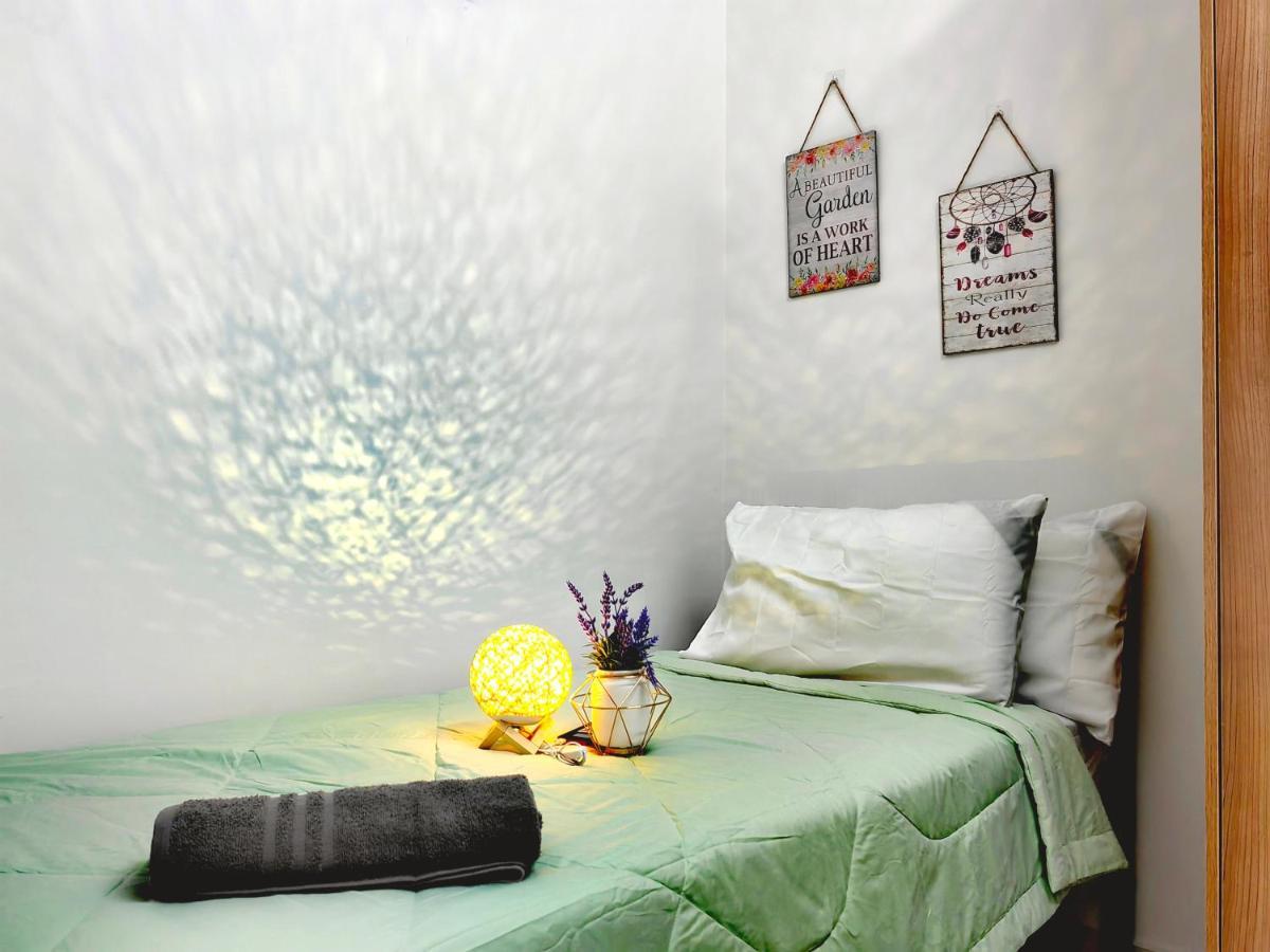 Alanis Residence 7 Pax @ Sepang Klia Kota Warisan Exterior photo