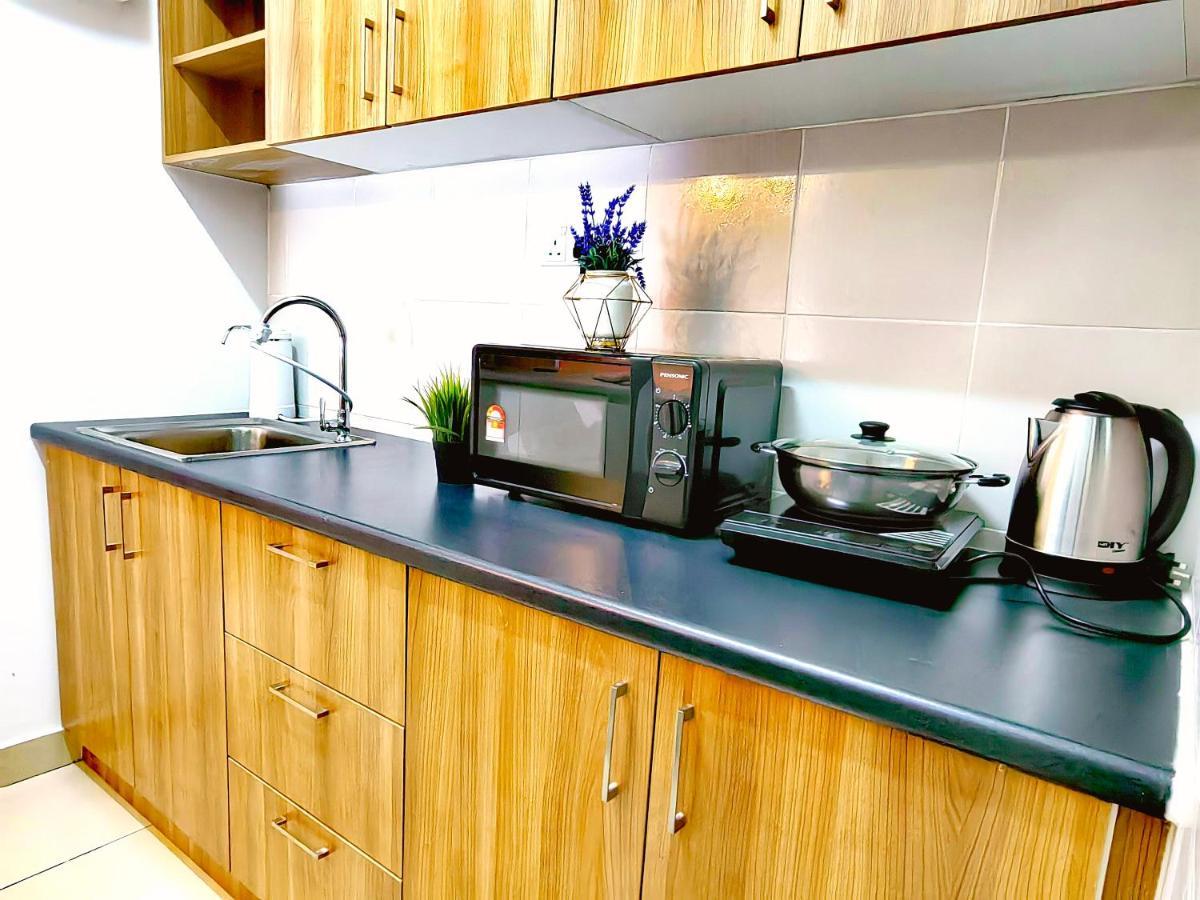 Alanis Residence 7 Pax @ Sepang Klia Kota Warisan Exterior photo
